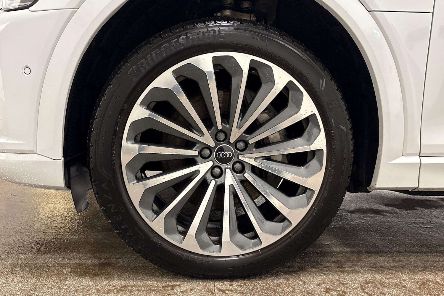 Used Audi Q8 2023 for sale - 77500350: Photo 5