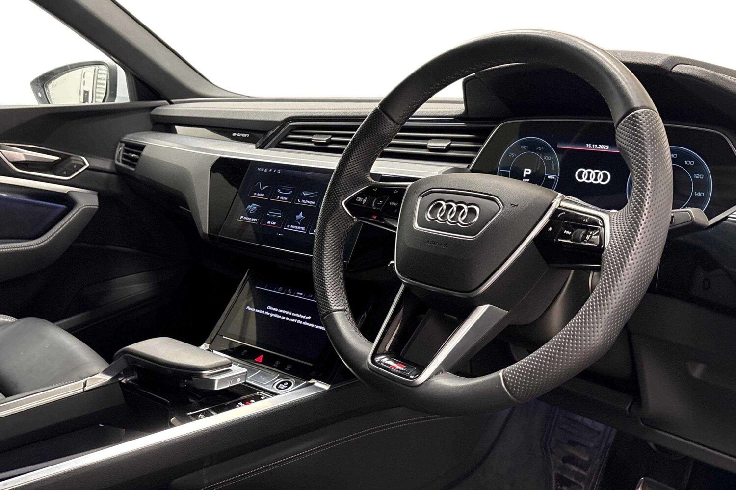 Used Audi Q8 2023 for sale - 77500350: Photo 6