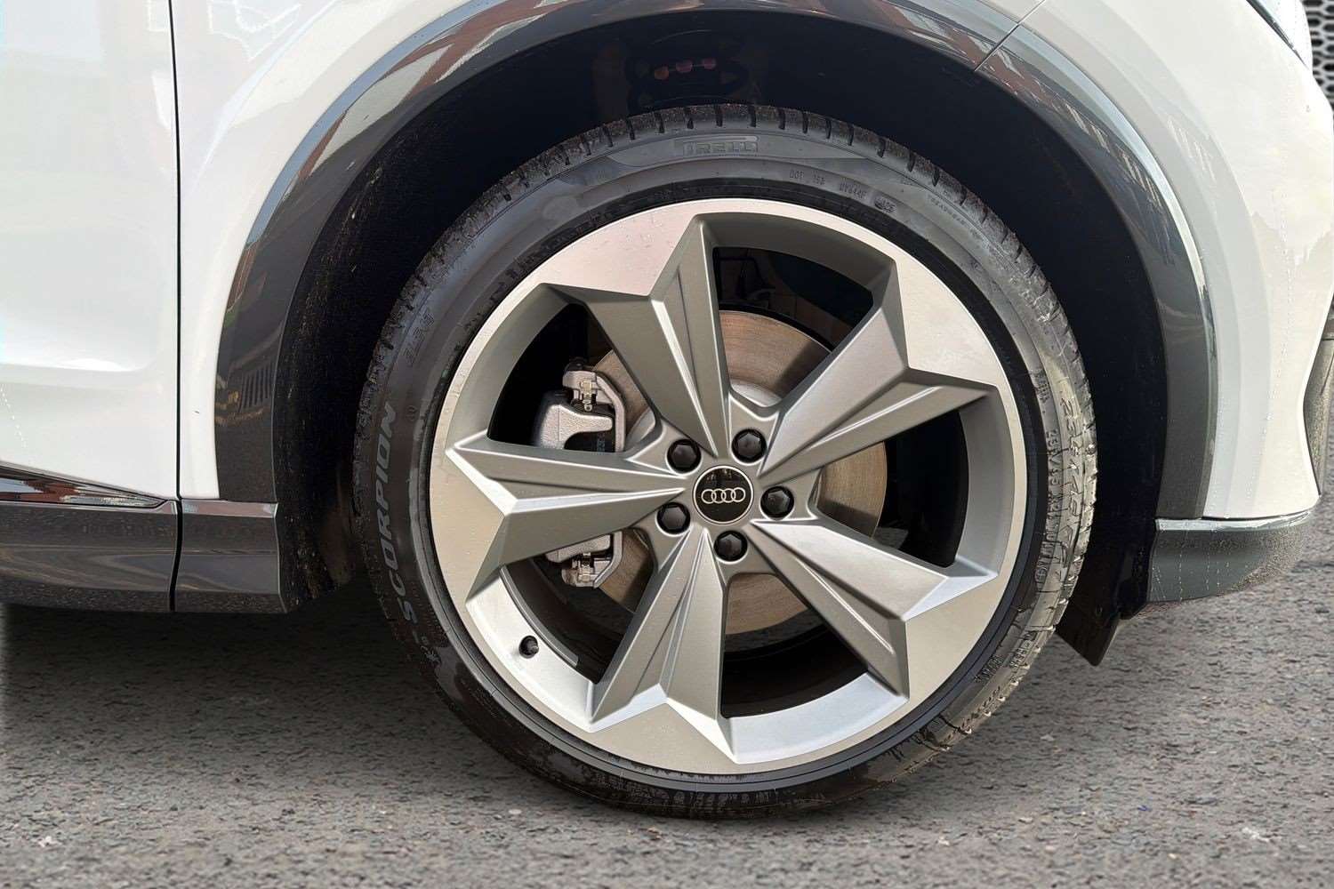 Used Audi Q4 e-tron 2025 for sale - 77500424: Photo 11