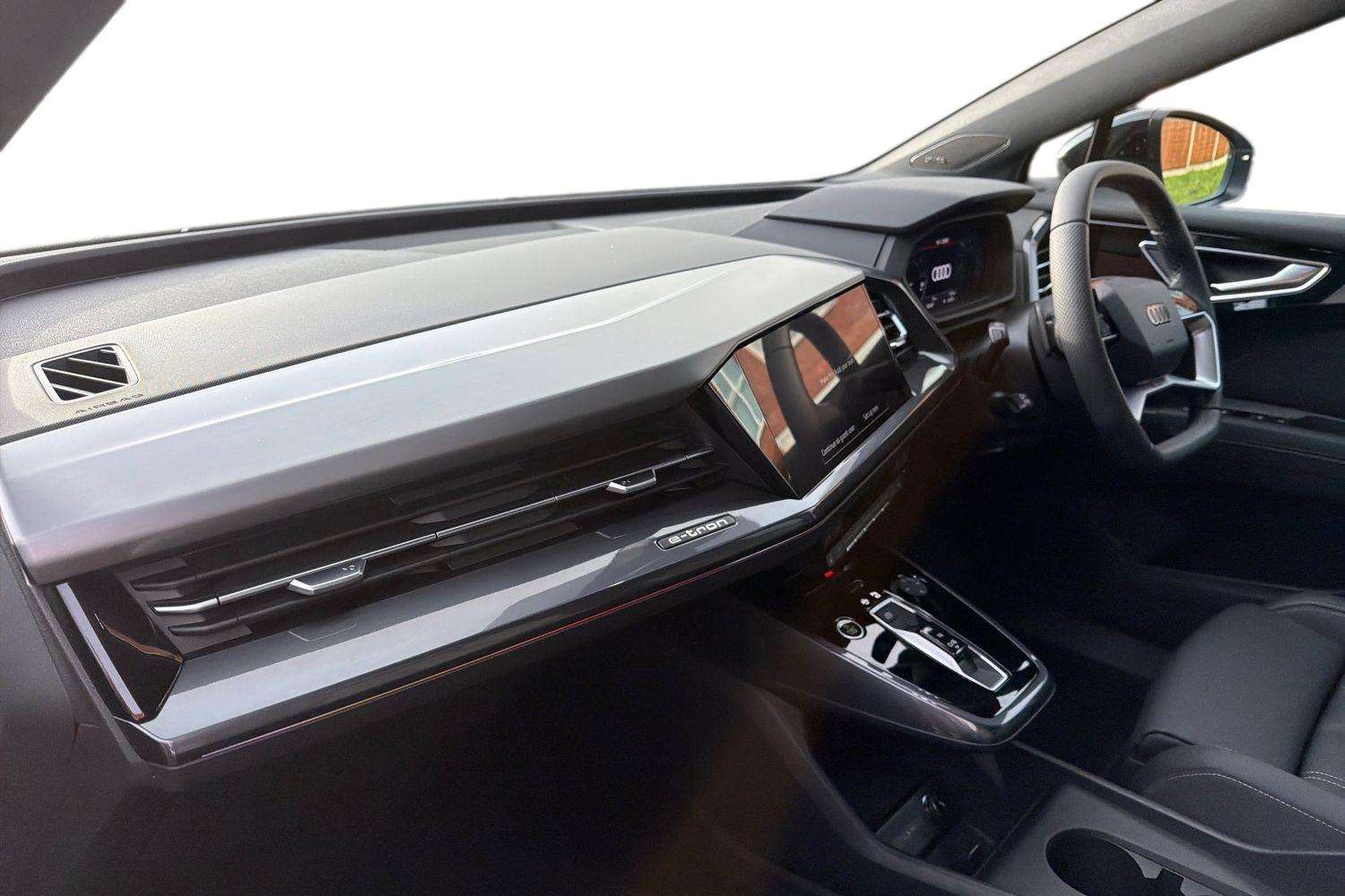 Used Audi Q4 e-tron 2025 for sale - 77500424: Photo 2