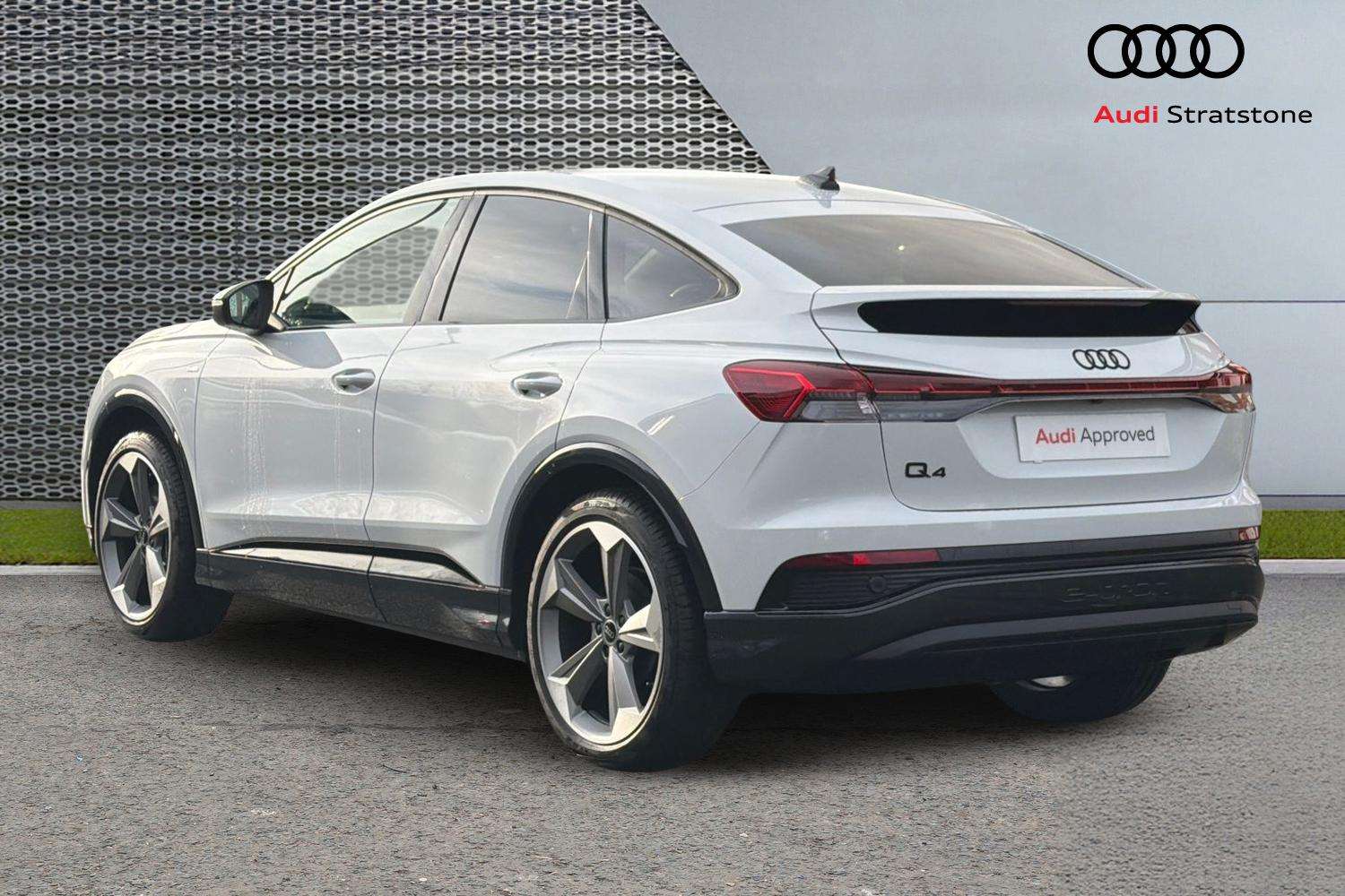 Used Audi Q4 e-tron 2025 for sale - 77500424: Photo 3