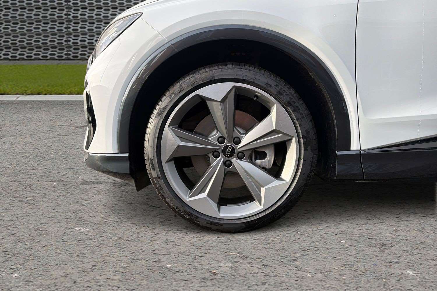 Used Audi Q4 e-tron 2025 for sale - 77500424: Photo 5