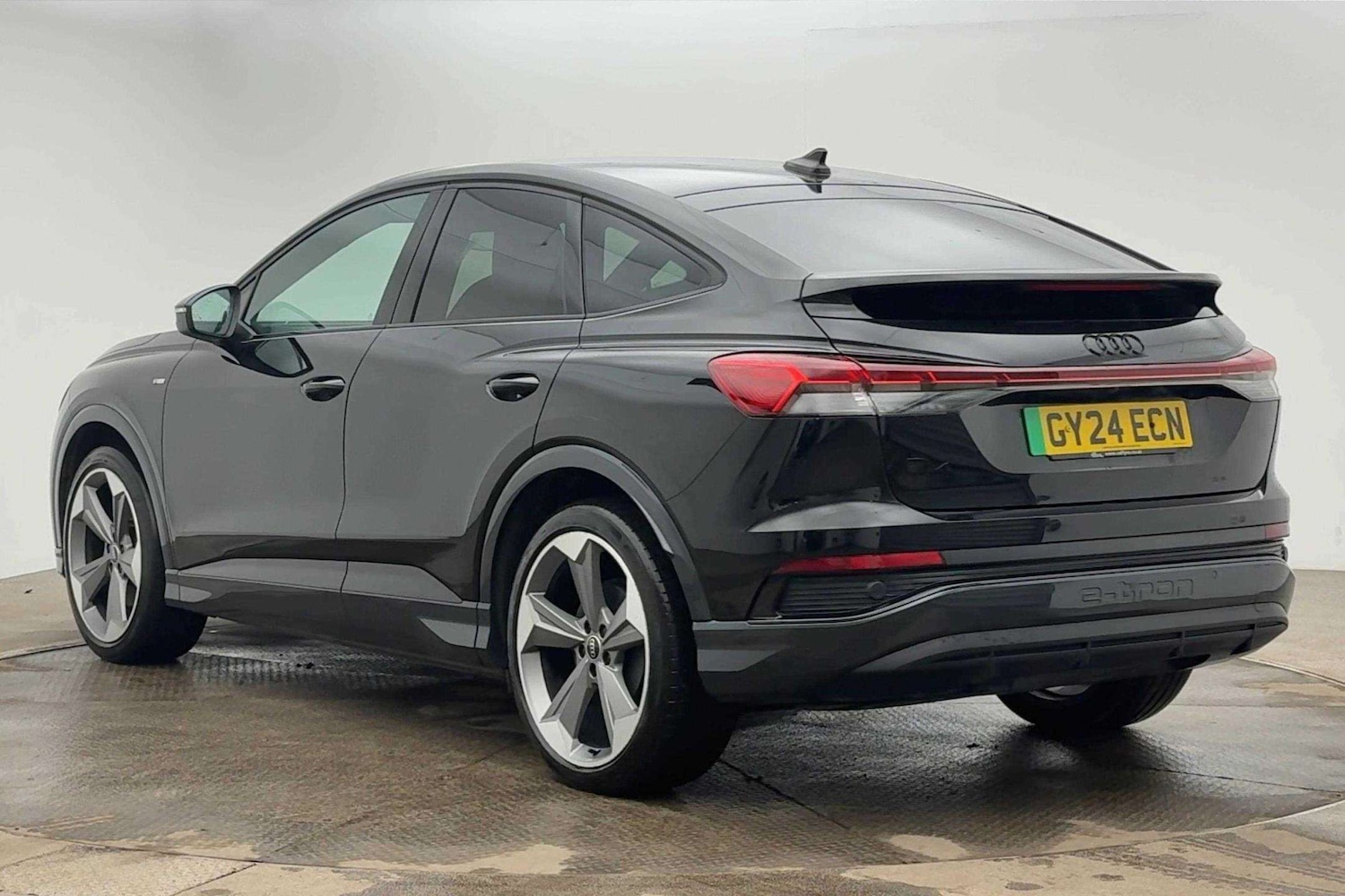 Used Audi Q4 e-tron 2024 for sale - 77308372: Photo 3