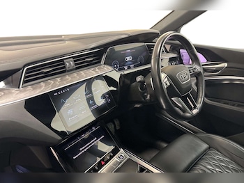 Used Audi e-tron 2022 for sale - 76205100: Photo 2