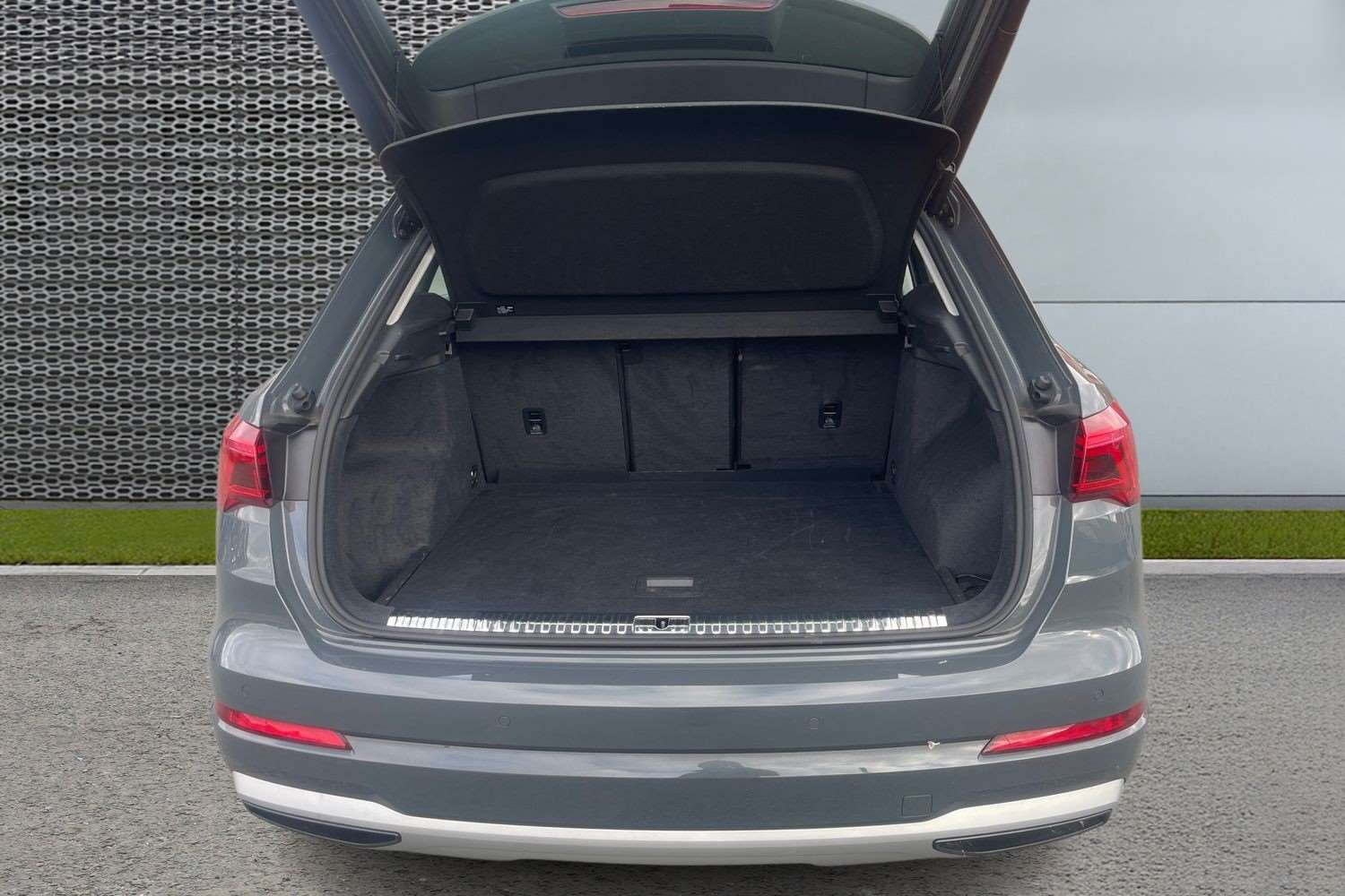 Used Audi Q3 for sale - 76732401: Photo 12