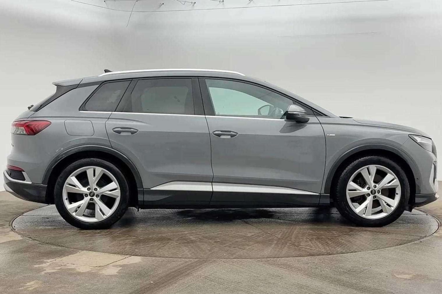 Used Audi Q4 e-tron 2023 for sale - 77842499: Photo 4