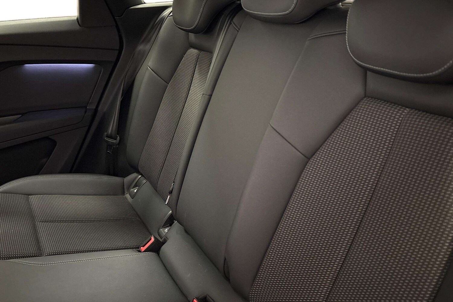 Used Audi Q4 e-tron 2023 for sale - 77842499: Photo 7