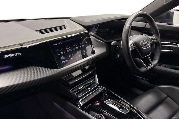 Used Audi e-tron GT 2021 for sale - 76205209: Photo 2