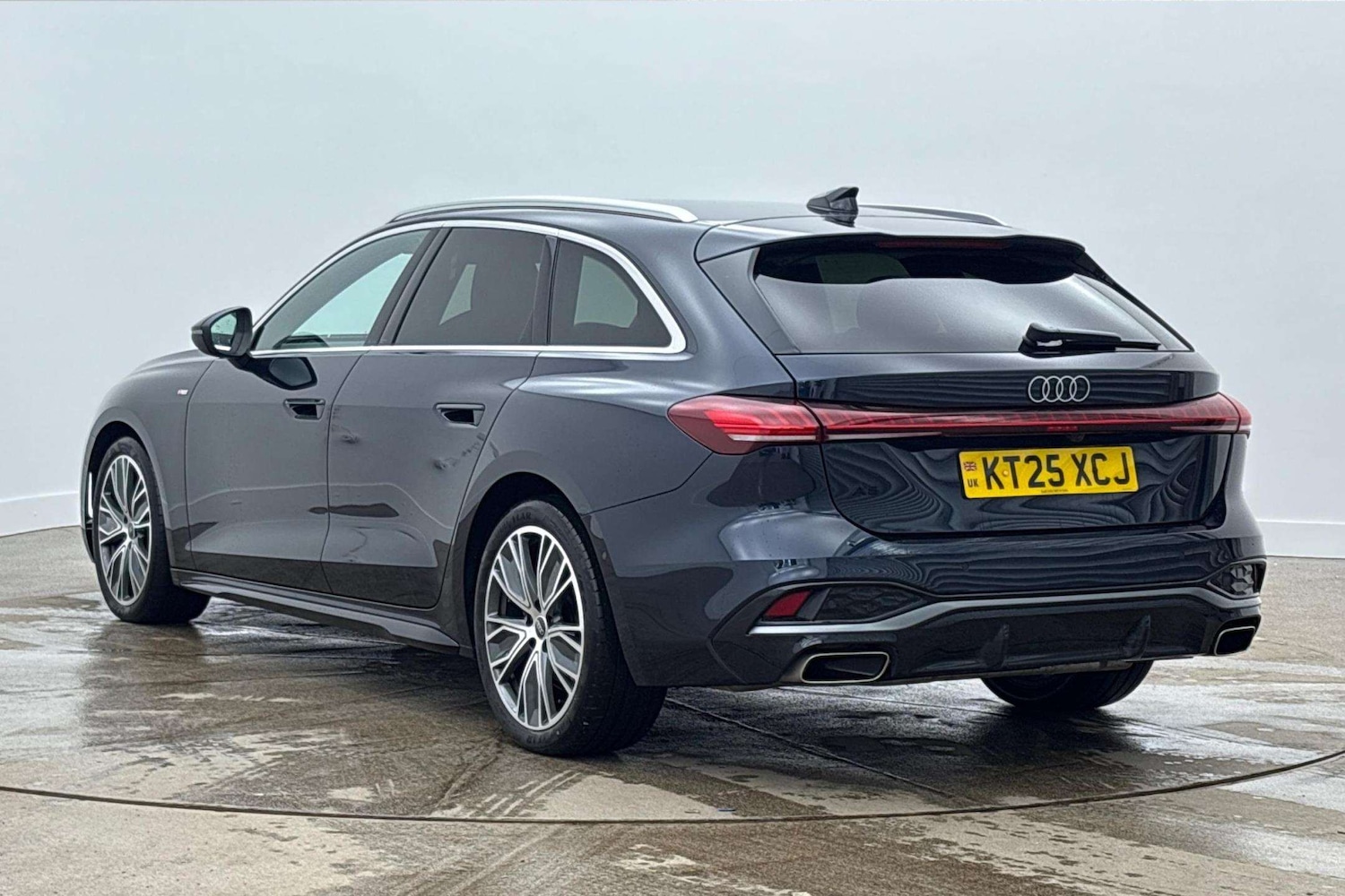 Used Audi A5 2025 for sale - 77960718: Photo 3