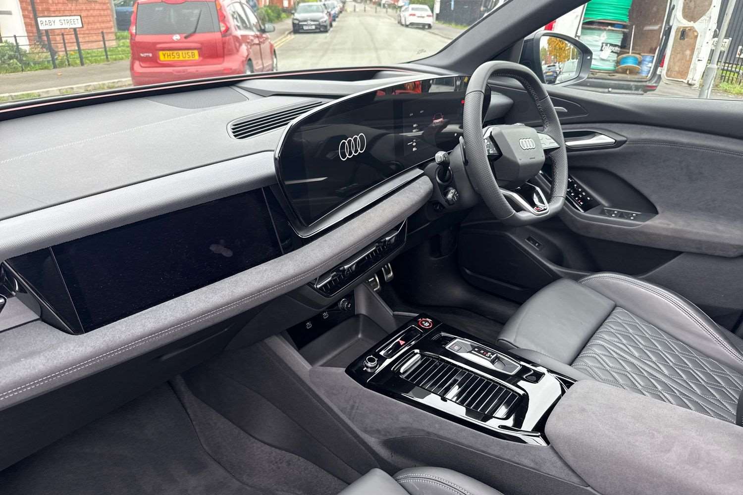 Used Audi Q6 e-tron 2024 for sale - 76411290: Photo 2