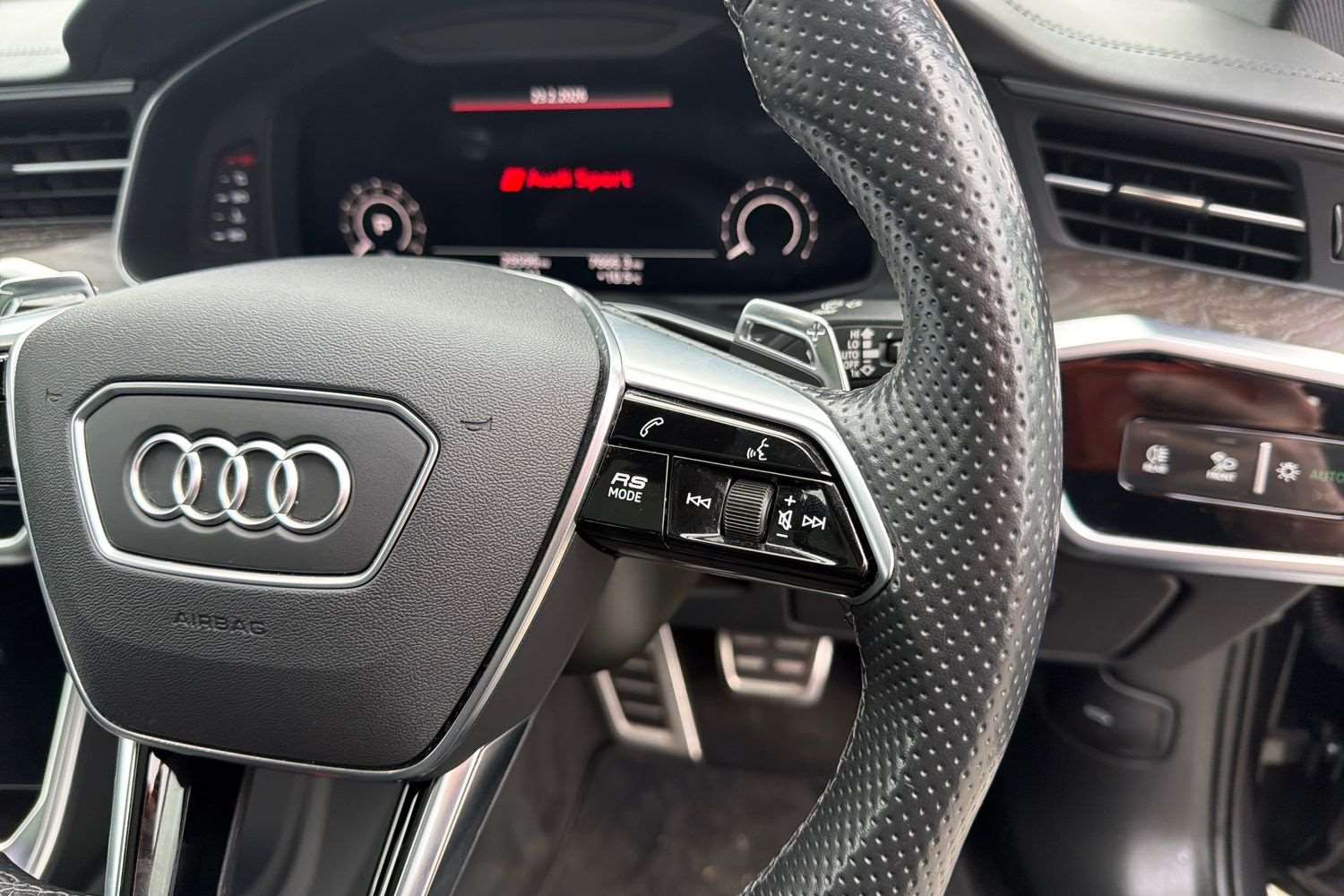 Used Audi RS6 2021 for sale - 77648982: Photo 17