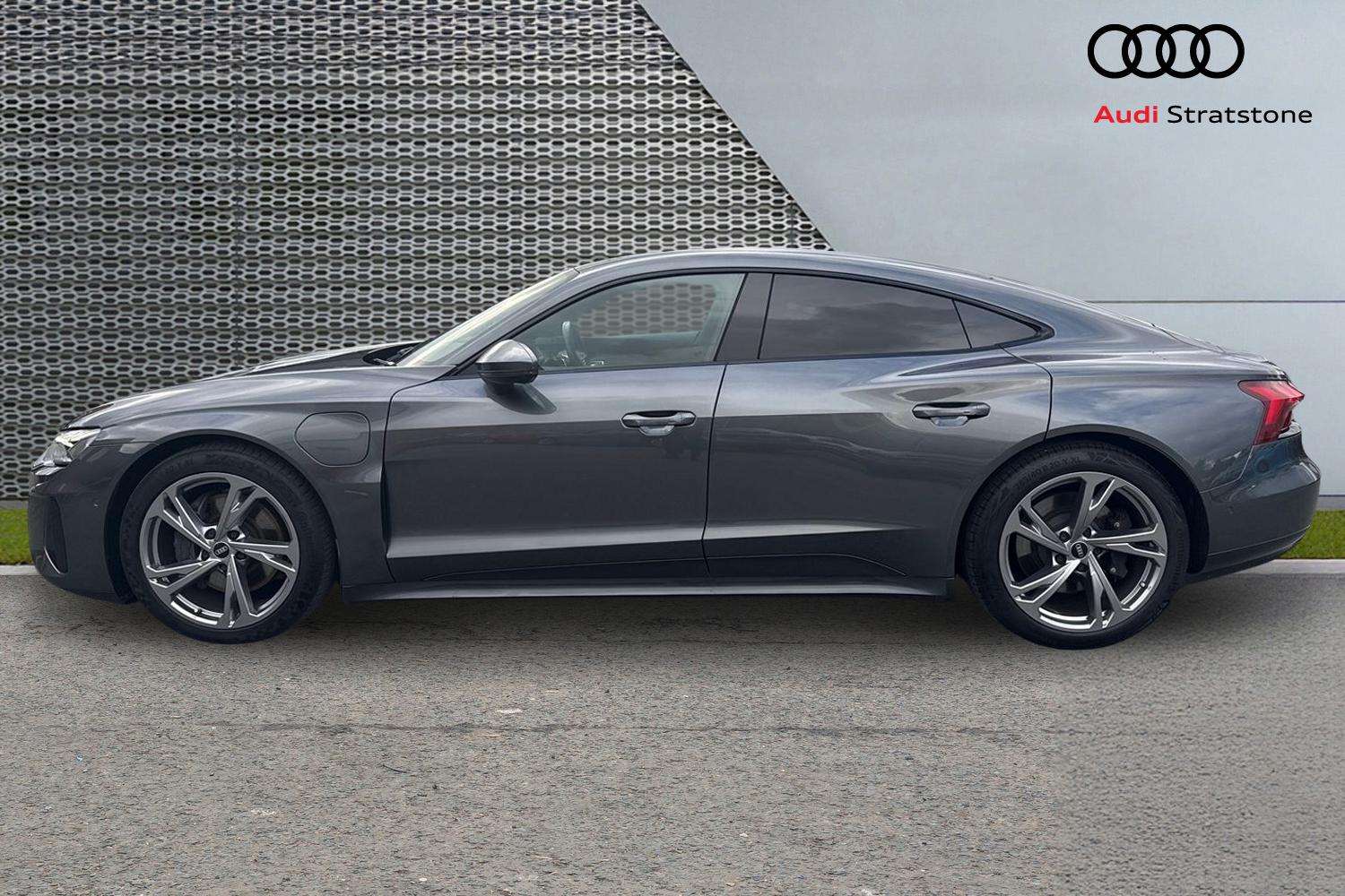 Used Audi e-tron GT 2022 for sale - 76205196: Photo 8