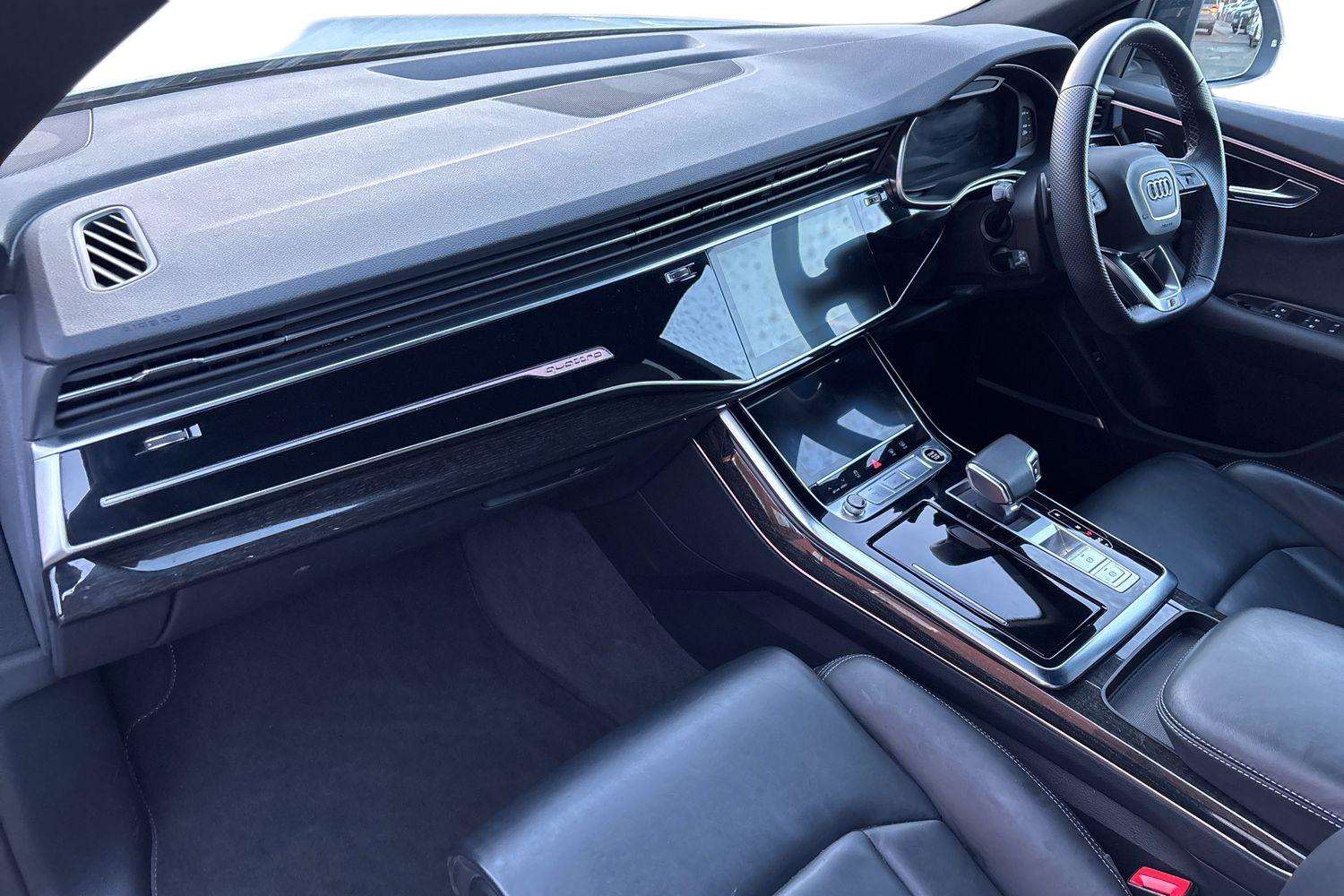 Used Audi Q8 2022 for sale - 77233080: Photo 2