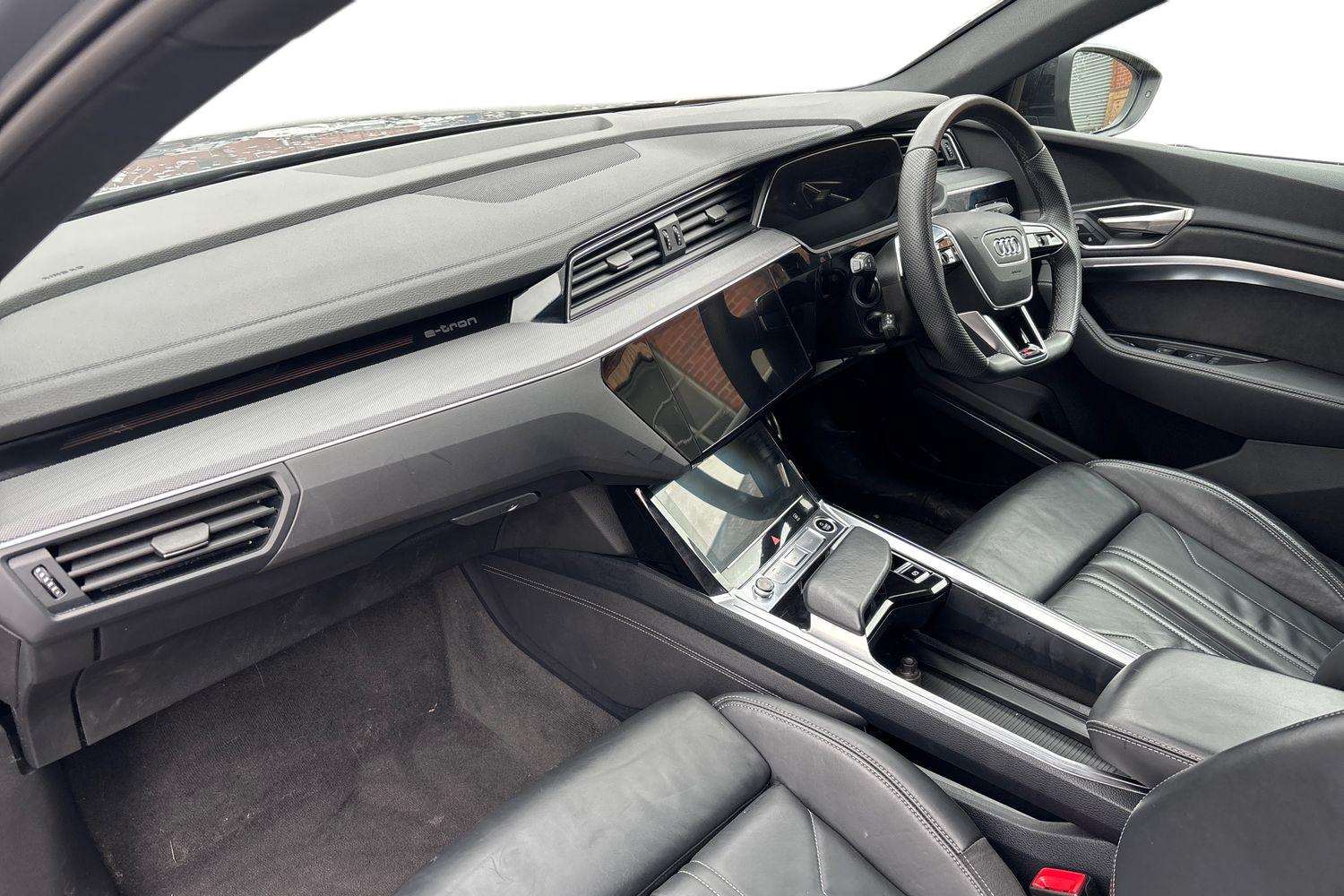 Used Audi Q8 2024 for sale - 77281875: Photo 2