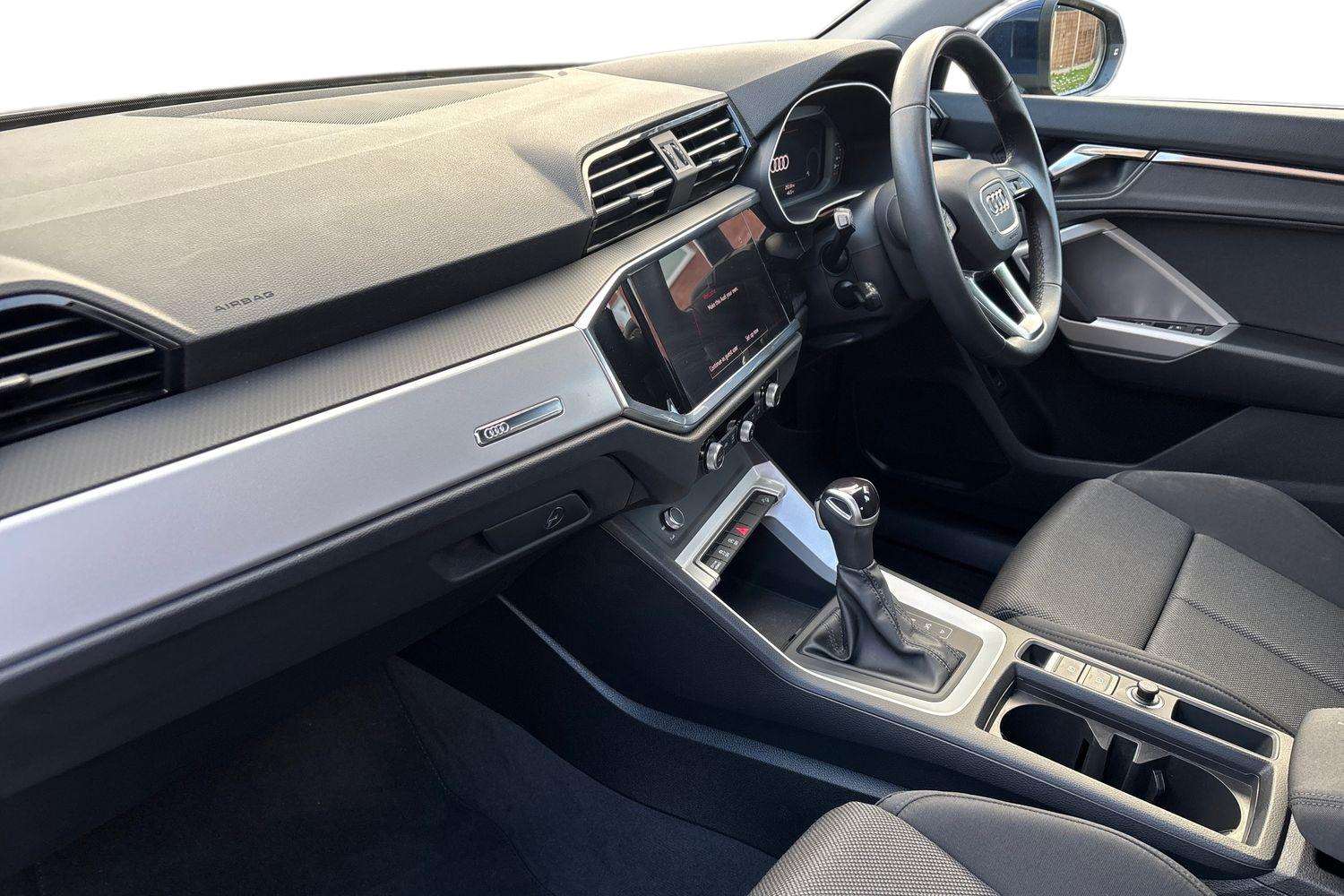 Used Audi Q3 2023 for sale - 77232932: Photo 2