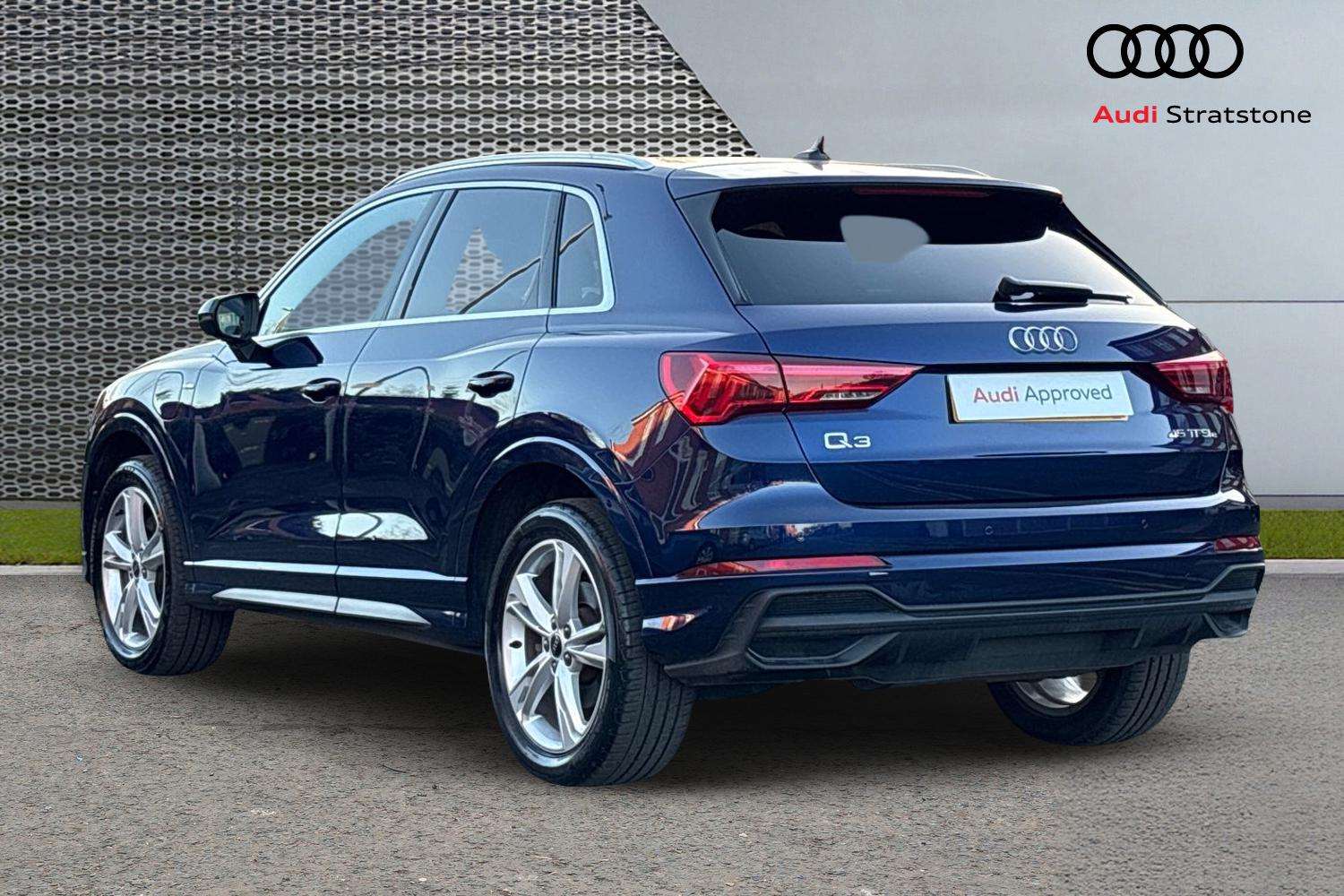 Used Audi Q3 2023 for sale - 77232932: Photo 3