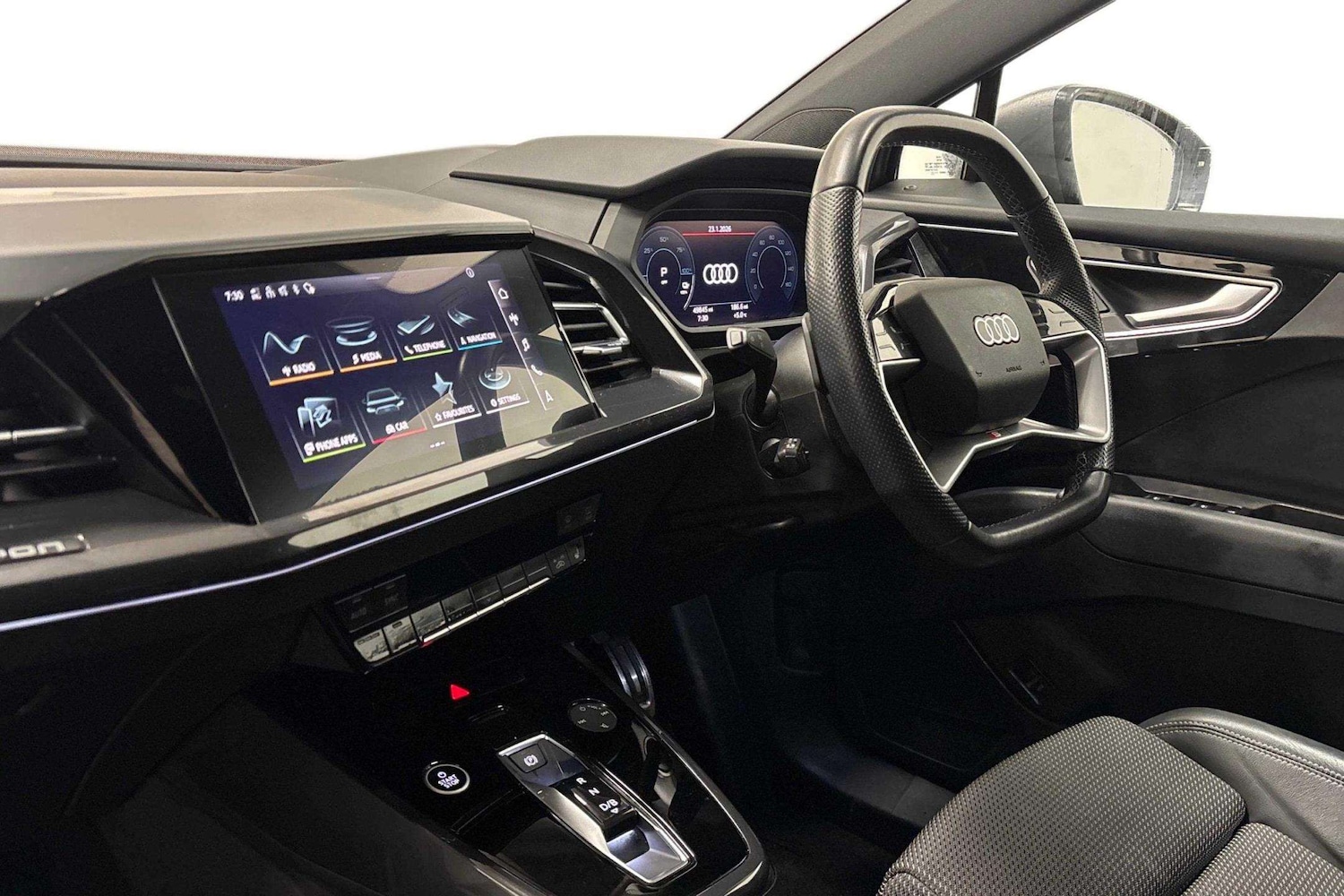 Used Audi Q4 e-tron 2021 for sale - 77928843: Photo 2