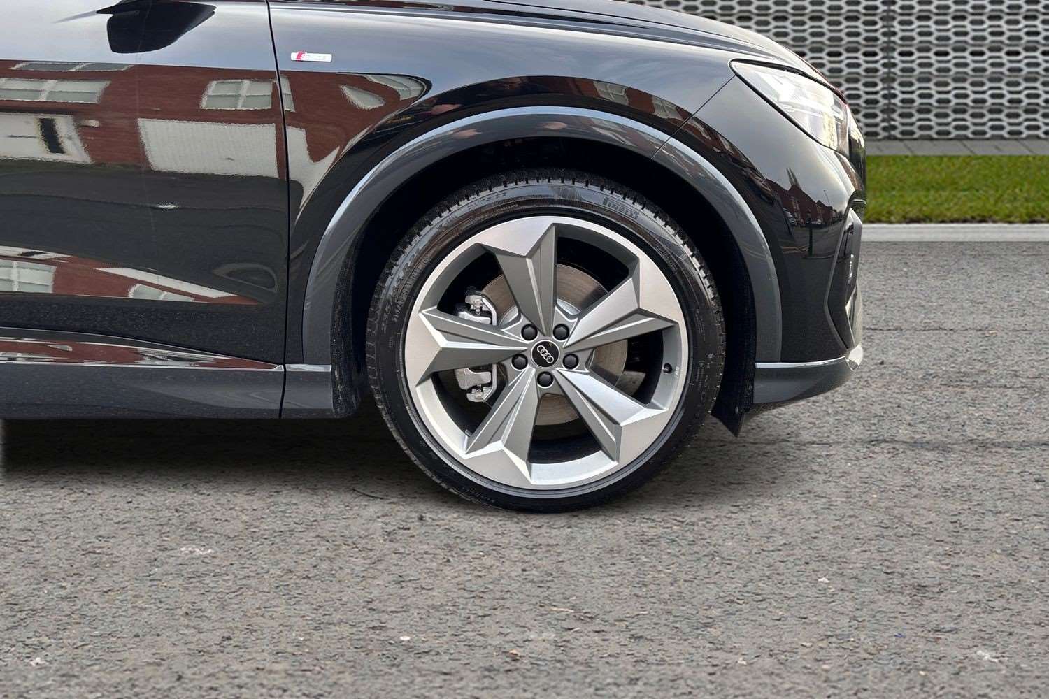 Used Audi Q4 e-tron 2025 for sale - 77472588: Photo 5