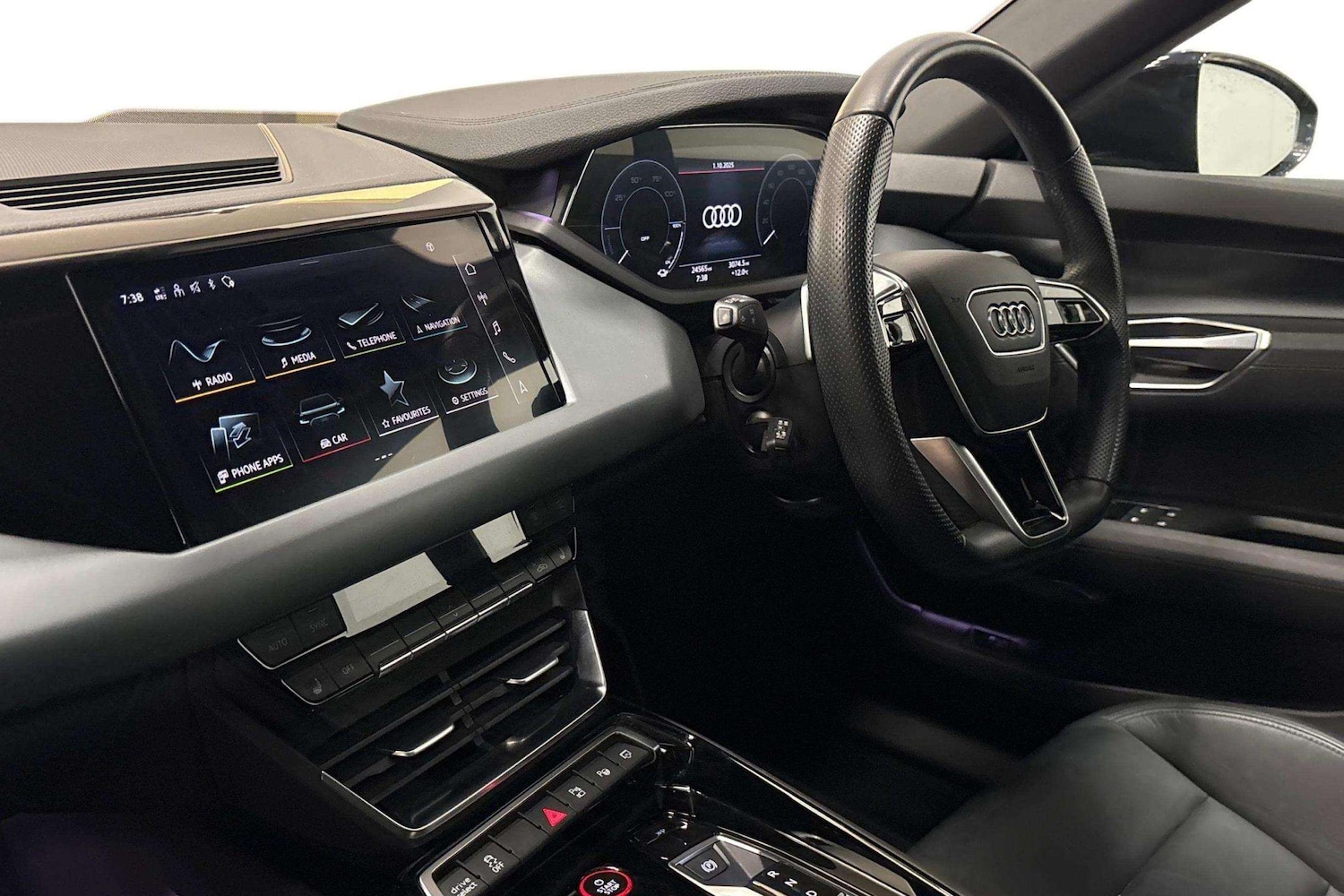 Used Audi e-tron GT 2021 for sale - 76460394: Photo 2