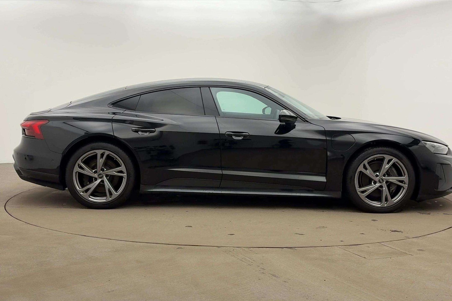 Used Audi e-tron GT 2021 for sale - 76460394: Photo 4