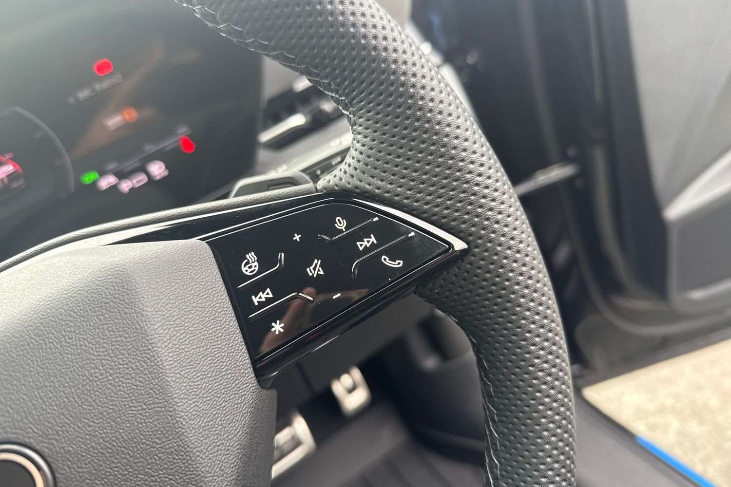 Used Audi Q6 e-tron 2025 for sale - 76529241: Photo 17