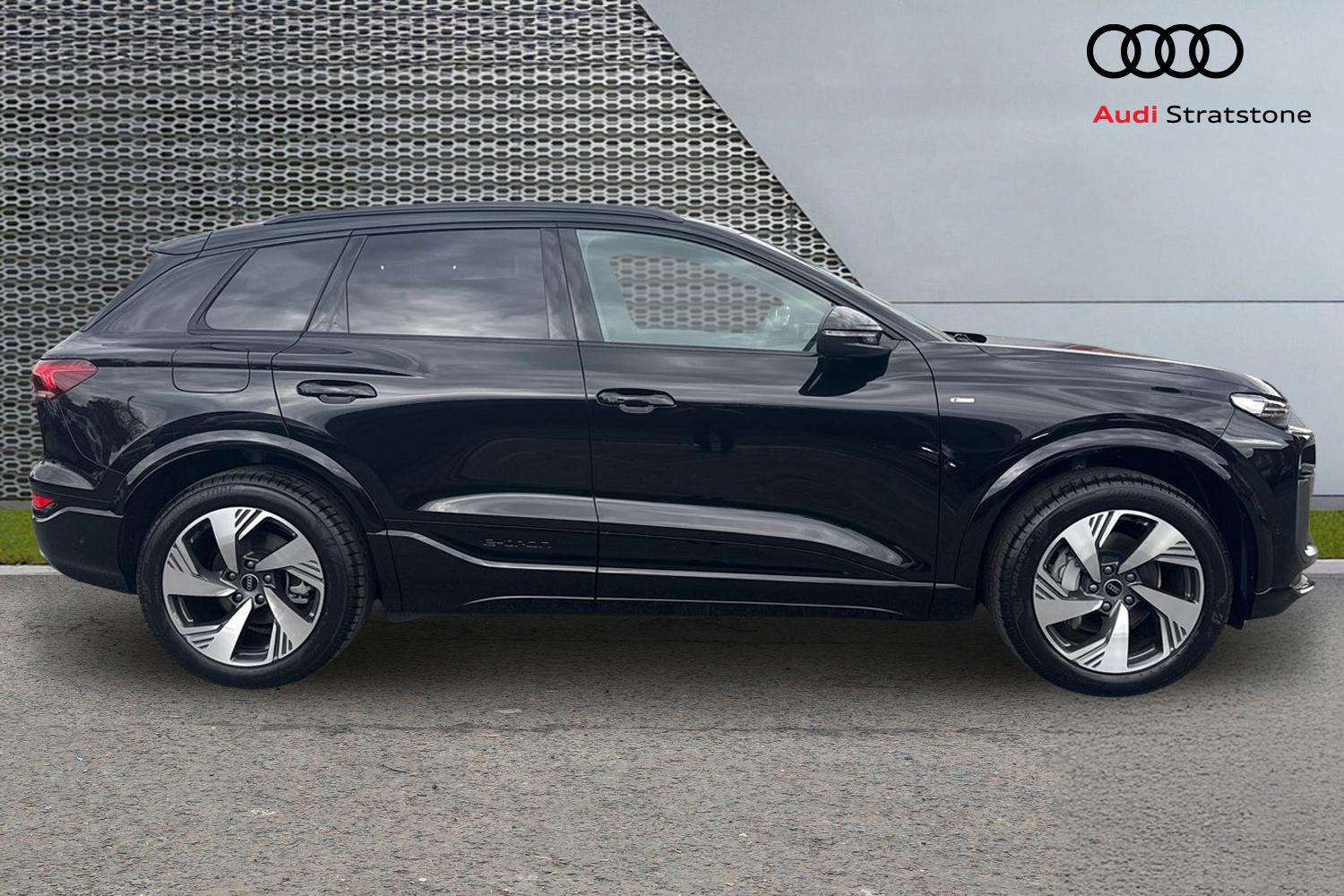 Used Audi Q6 e-tron 2025 for sale - 76529241: Photo 4