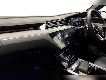 Used Audi Q8 2024 for sale - 76249112: Photo 2