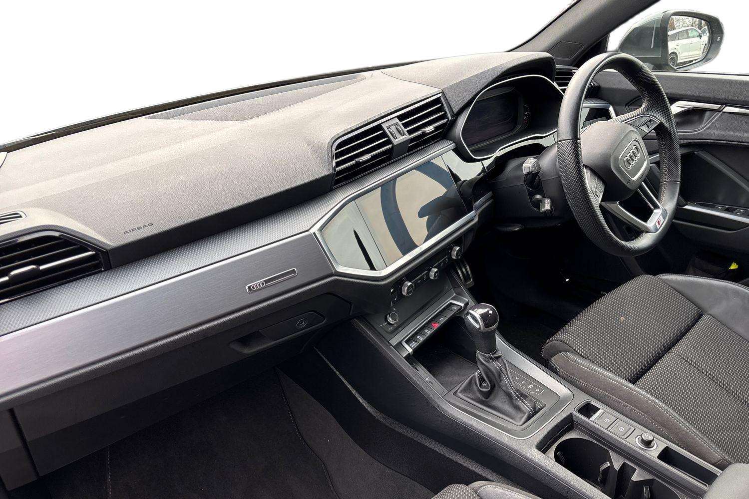 Used Audi Q3 2023 for sale - 77347987: Photo 2