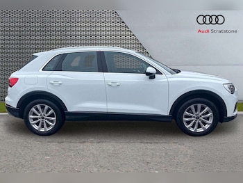Used Audi Q3 2023 for sale - 76460112: Photo
