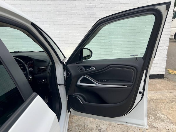 Used Vauxhall Zafira Tourer 2016 for sale - 76306281: Photo 77