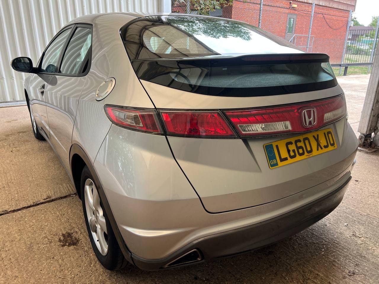 Used Honda Civic 2010 for sale - 76307116: Photo 10