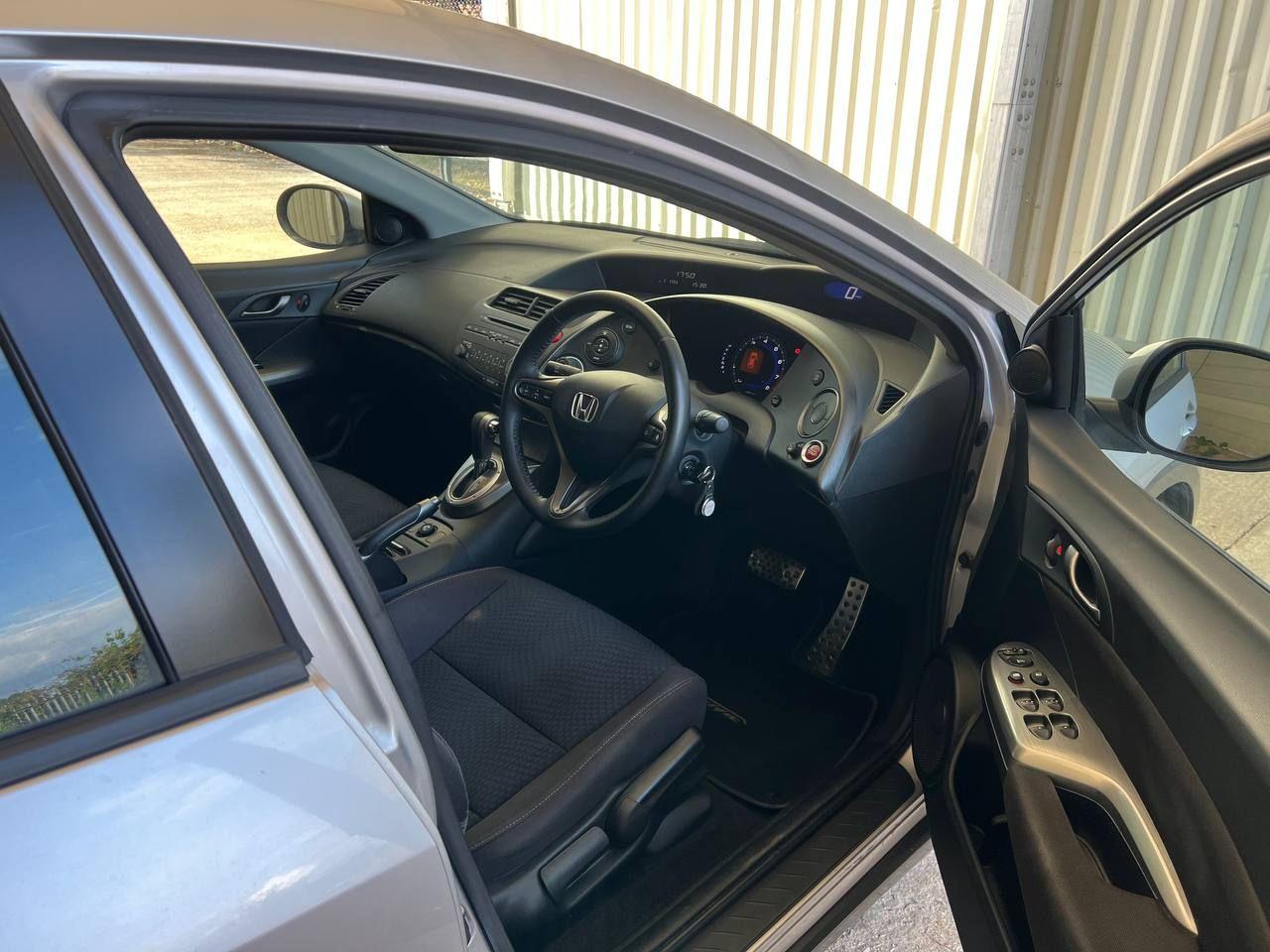 Used Honda Civic 2010 for sale - 76307116: Photo 17