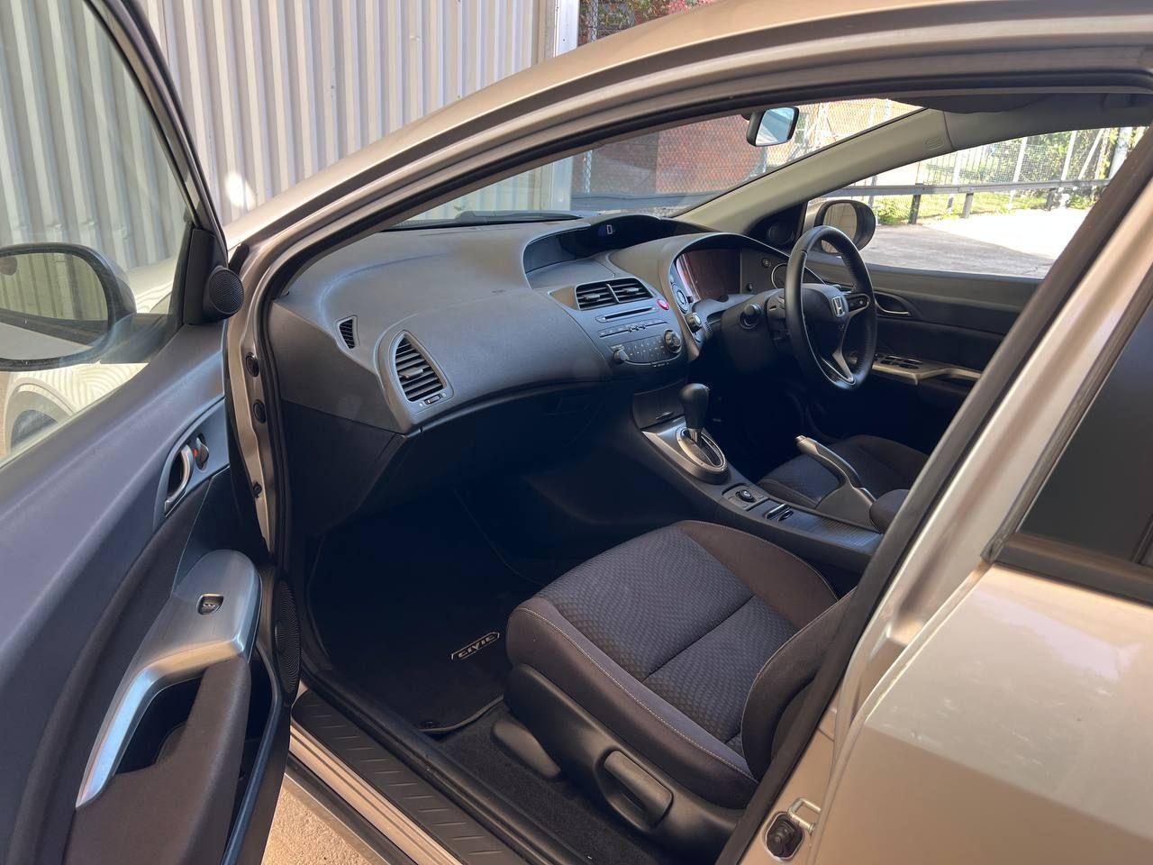 Used Honda Civic 2010 for sale - 76307116: Photo 21