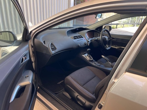 Used Honda Civic 2010 for sale - 76307116: Photo 21