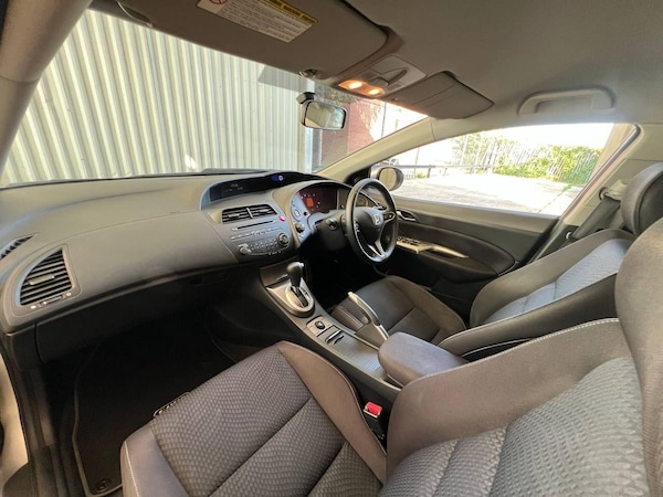 Used Honda Civic 2010 for sale - 76307116: Photo 22