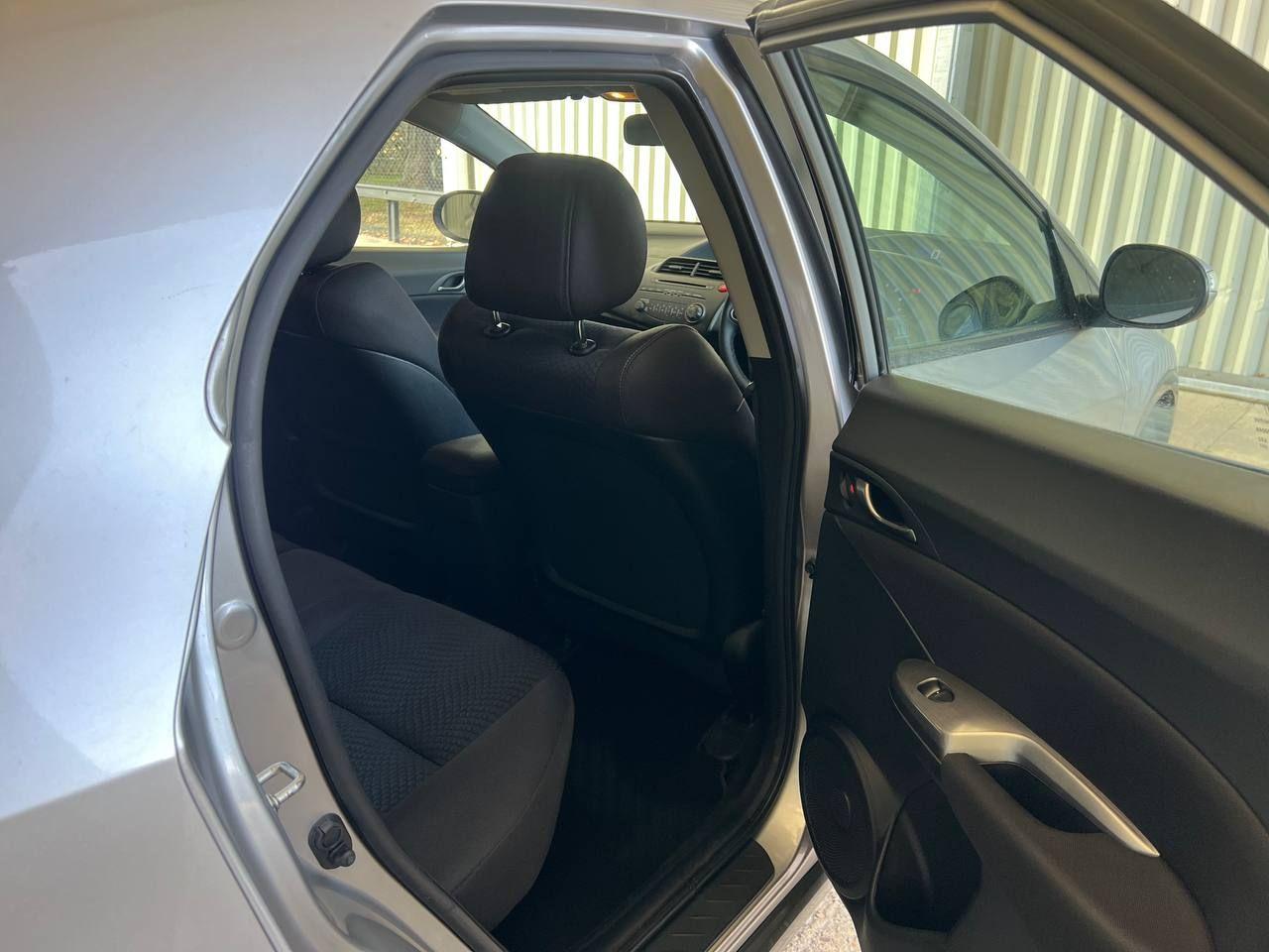 Used Honda Civic 2010 for sale - 76307116: Photo 25