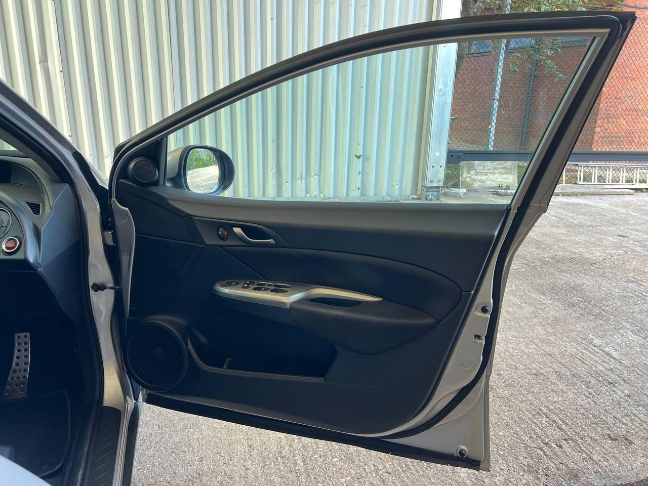 Used Honda Civic 2010 for sale - 76307116: Photo 58