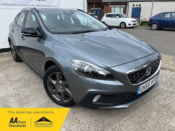 Used Volvo V40 2015 for sale - 78405979: Photo