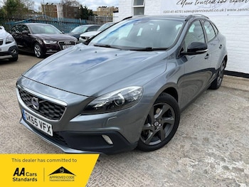 Used Volvo V40 2015 for sale - 78405979: Photo