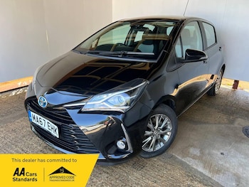 Used Toyota Yaris 2017 for sale - 79541312: Photo