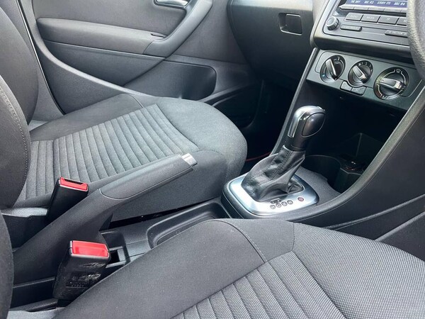 Used Volkswagen Polo 2012 for sale - 76307615: Photo 48
