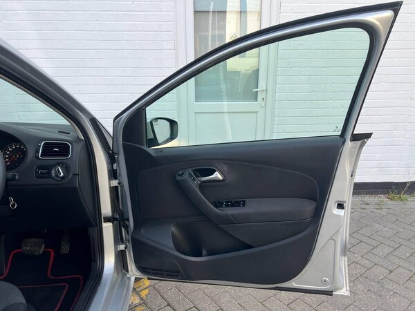 Used Volkswagen Polo 2012 for sale - 76307615: Photo 67