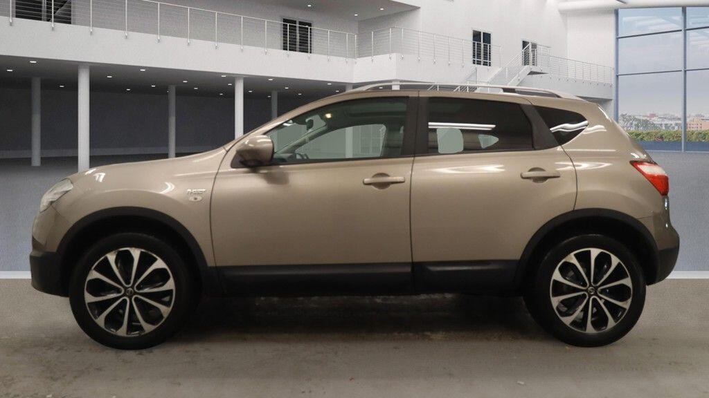 Used Nissan Qashqai 2013 for sale - 76964796: Photo 8