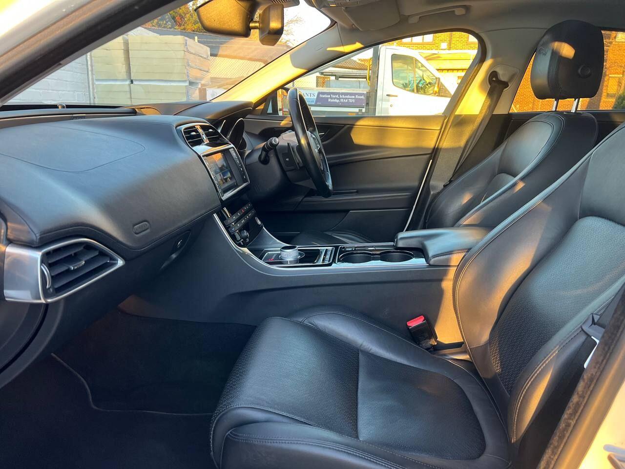 Used Jaguar XE 2015 for sale - 76752657: Photo 27