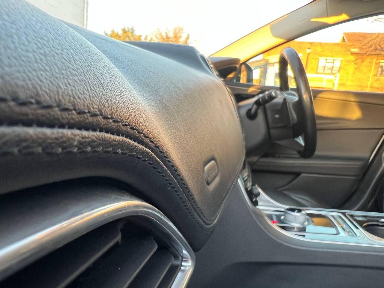 Used Jaguar XE 2015 for sale - 76752657: Photo 28