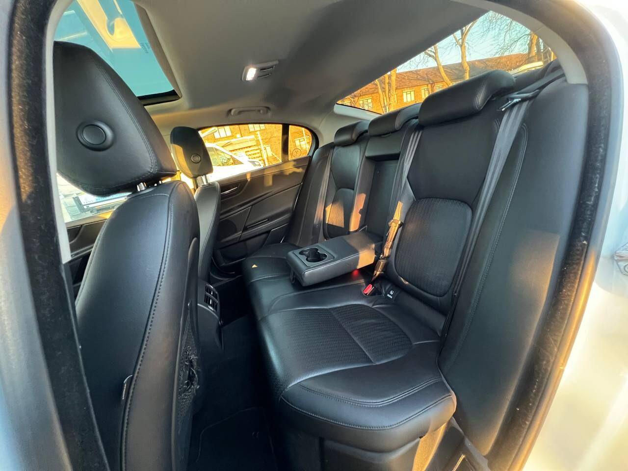 Used Jaguar XE 2015 for sale - 76752657: Photo 33