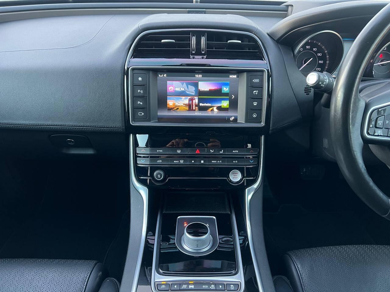 Used Jaguar XE 2015 for sale - 76752657: Photo 44