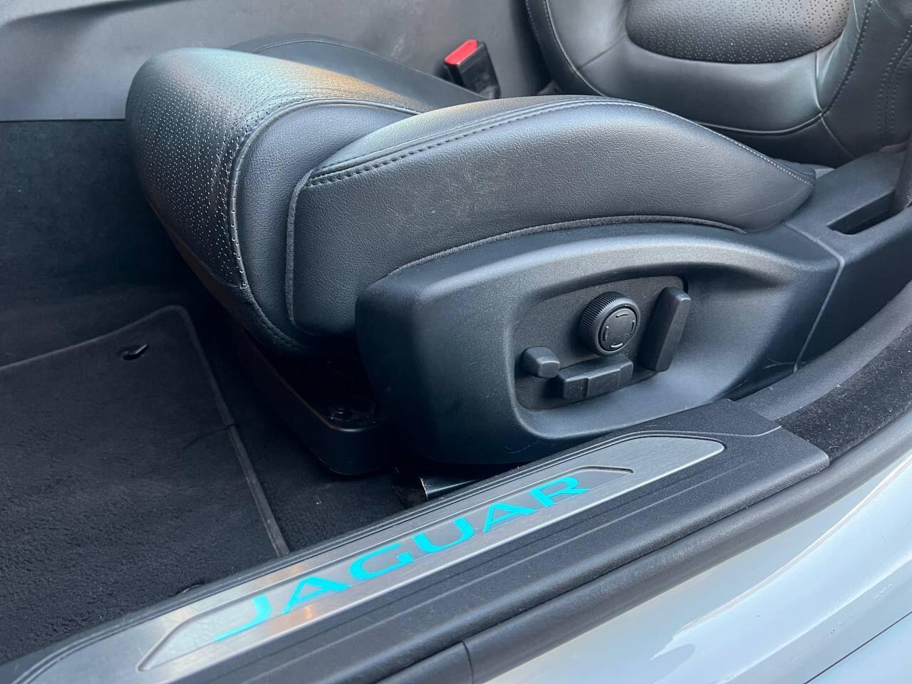 Used Jaguar XE 2015 for sale - 76752657: Photo 67
