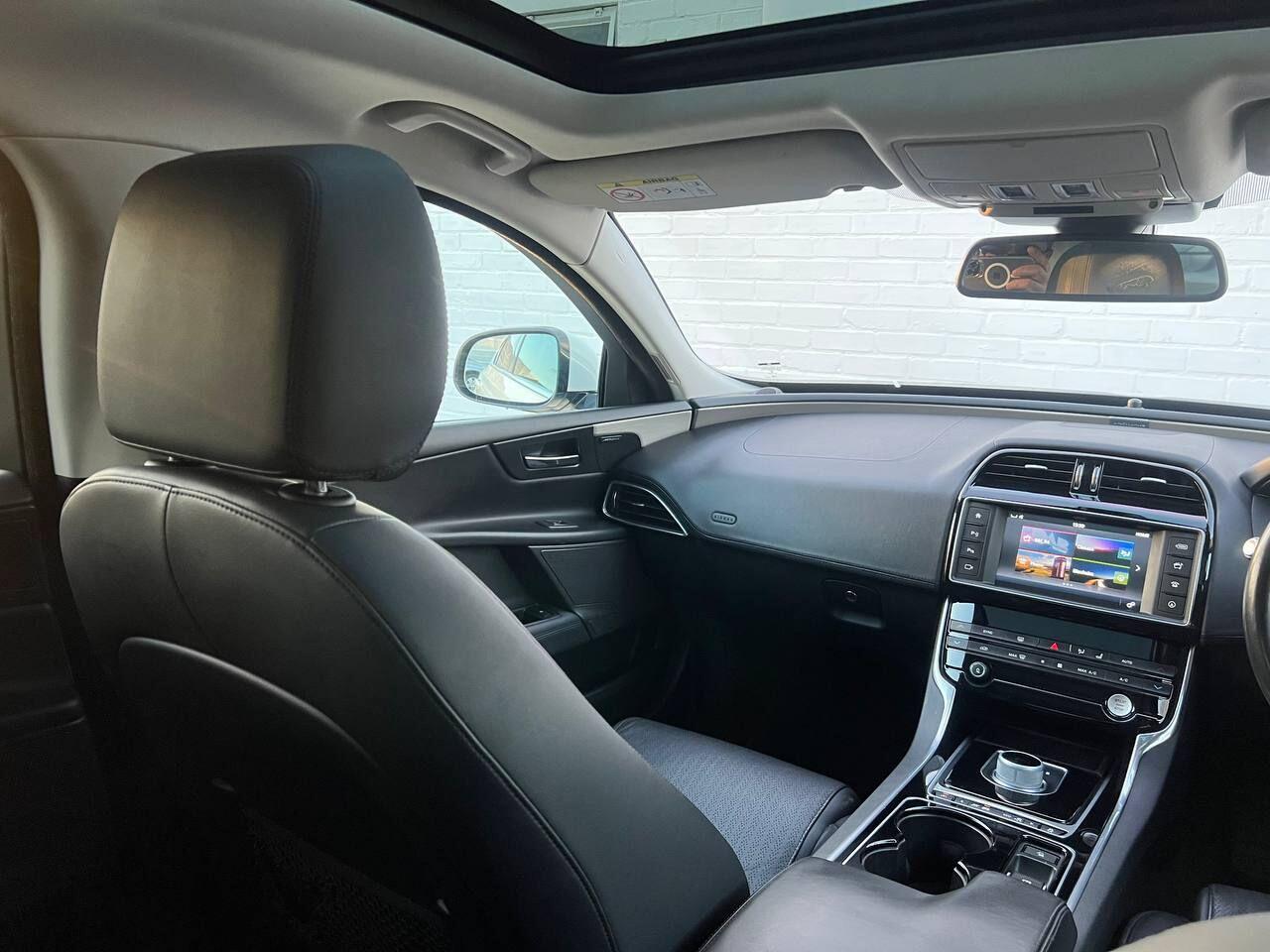 Used Jaguar XE 2015 for sale - 76752657: Photo 70