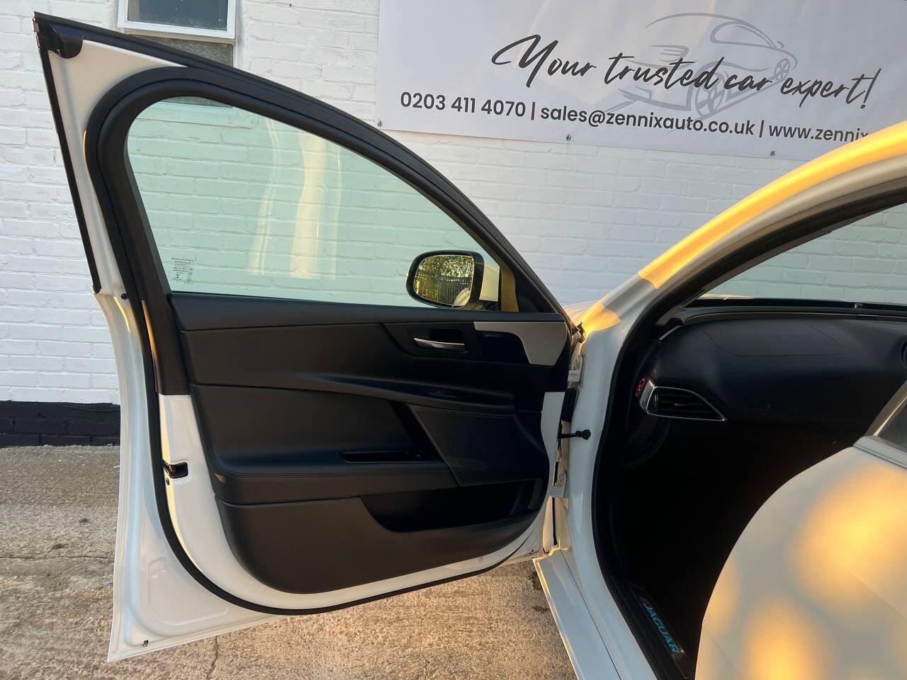 Used Jaguar XE 2015 for sale - 76752657: Photo 77